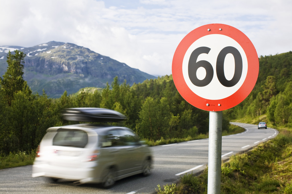 60 speed limit on the road with fast cars